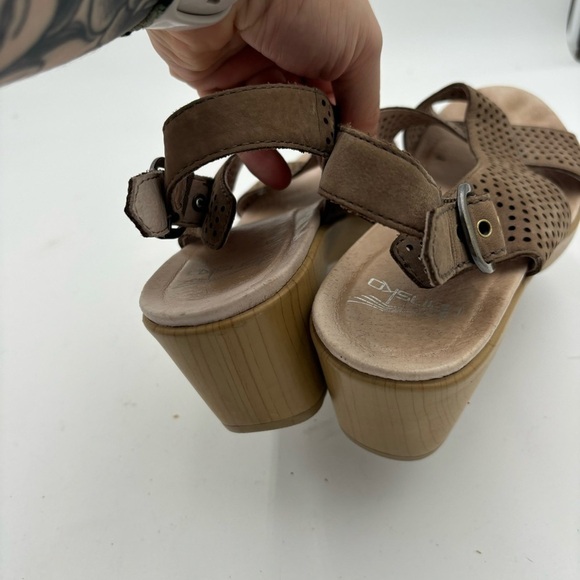 Dansko Women’s 39 Walnut Nubuck Leather Jacinda Perforated Slingback Sandals - Picture 5 of 6
